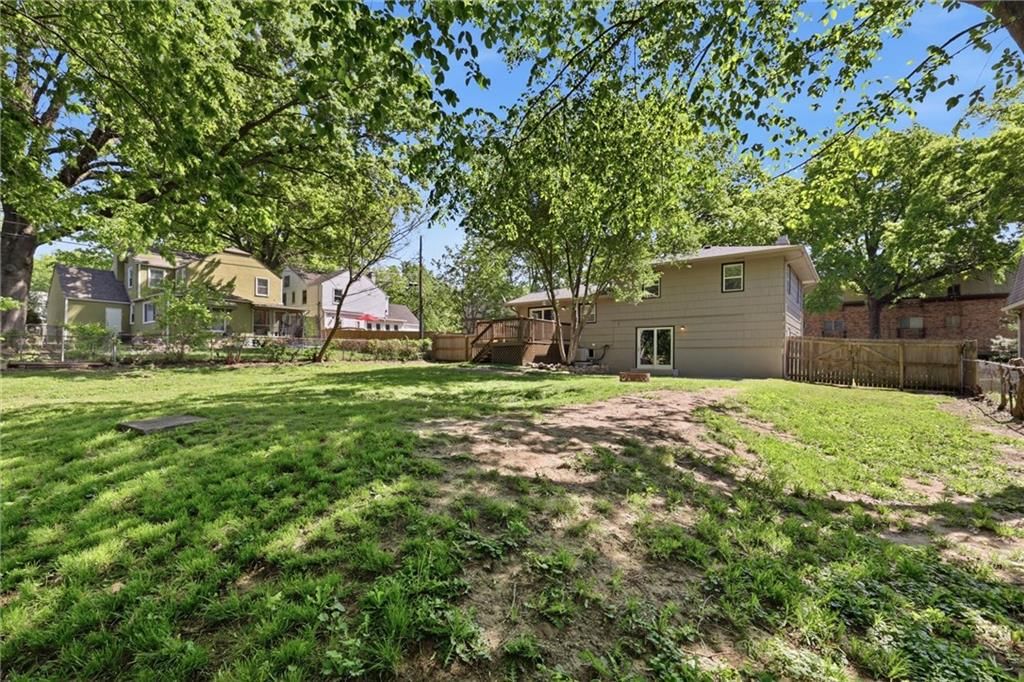 8002 Campbell Street — photo 40