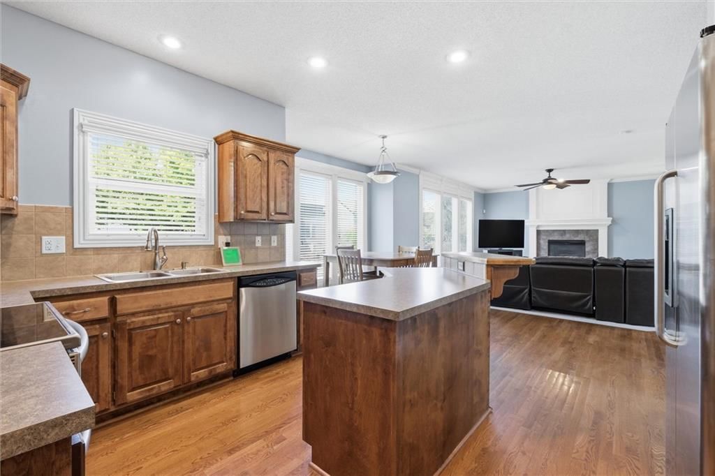 21104 W 53rd Terrace — photo 8