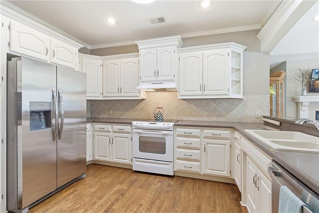 5426 W 145th Street — photo 13