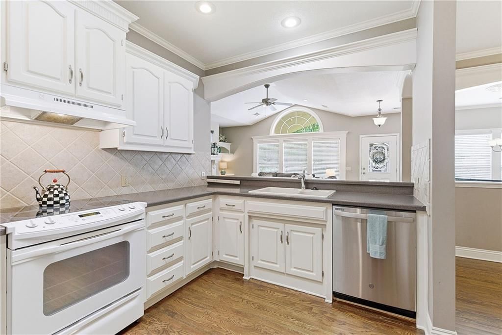 5426 W 145th Street — photo 15