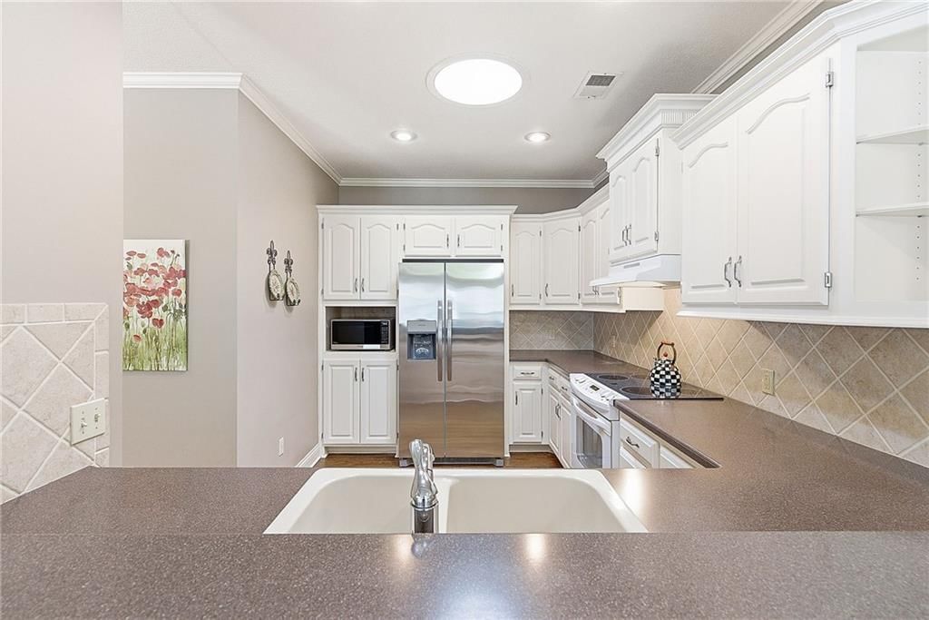5426 W 145th Street — photo 16