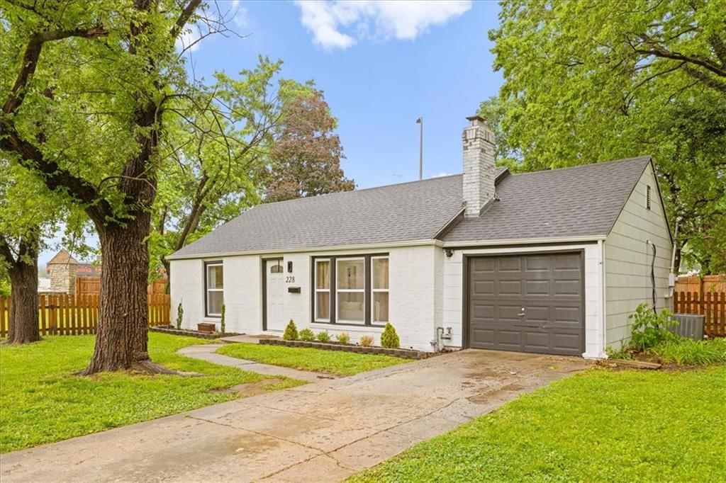 228 W Pocahontas Lane — photo 3