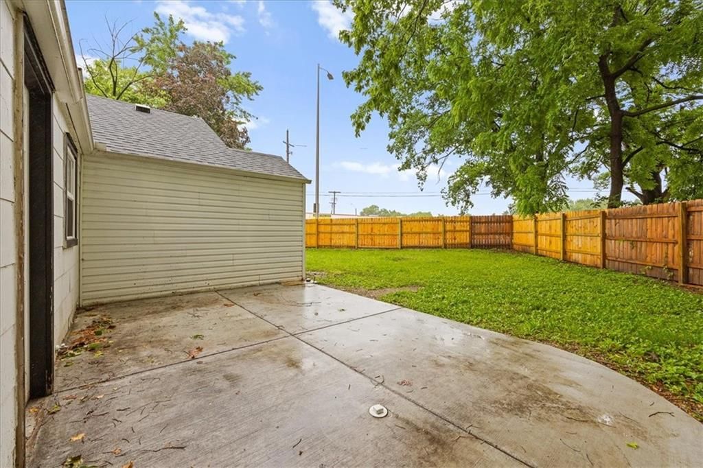 228 W Pocahontas Lane — photo 25