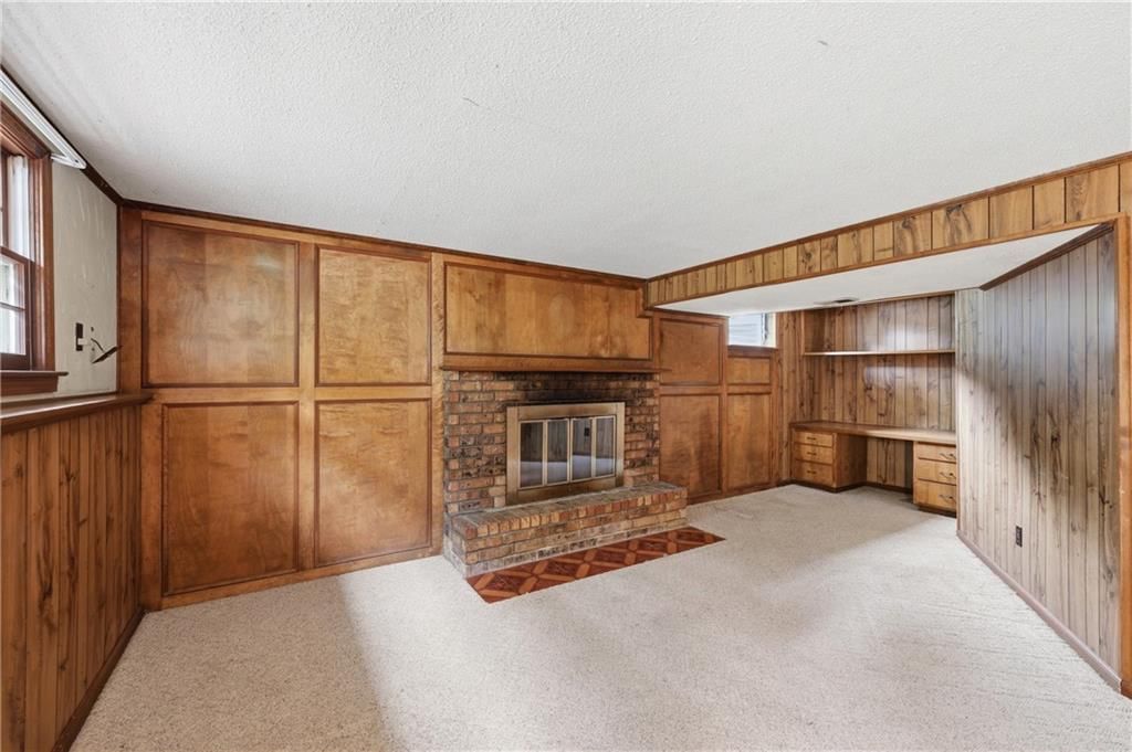2300 S Harding Street — photo 2