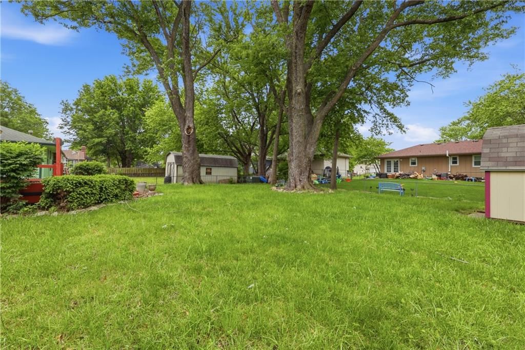 2300 S Harding Street — photo 17