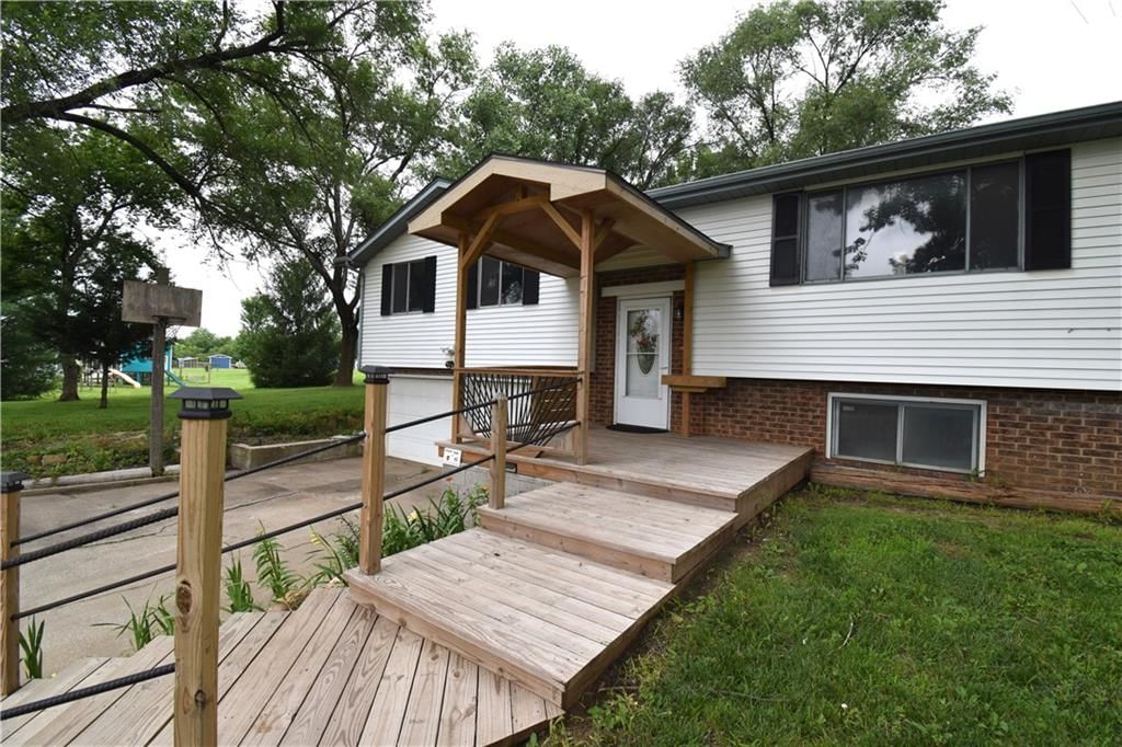 21282 Parallel Road, Tonganoxie, KS: listing photo 3