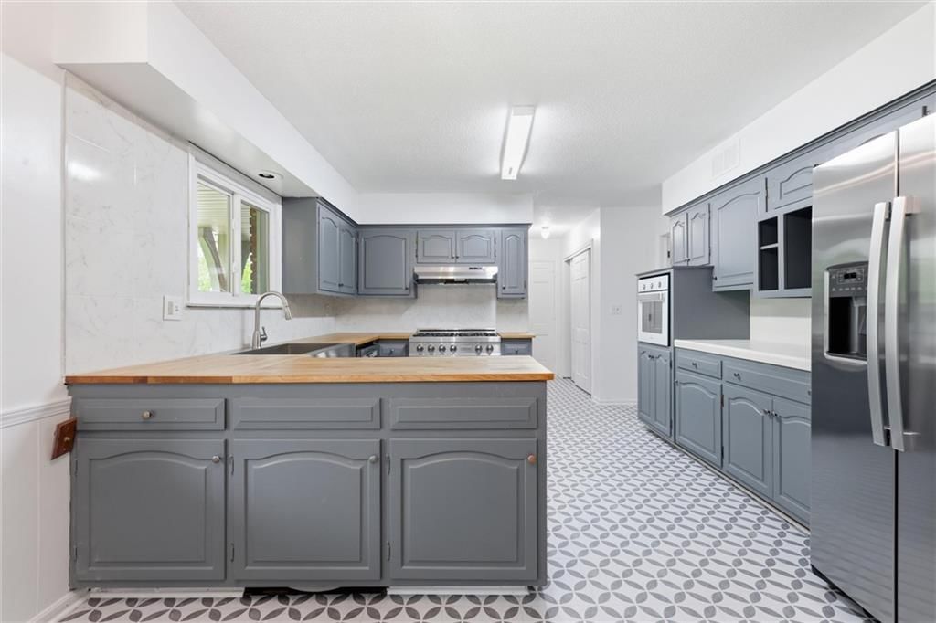 3610 S DELAWARE Avenue — photo 10