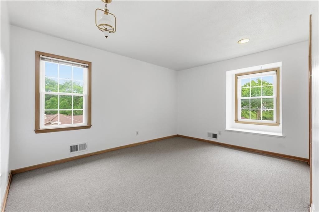 3610 S DELAWARE Avenue — photo 19