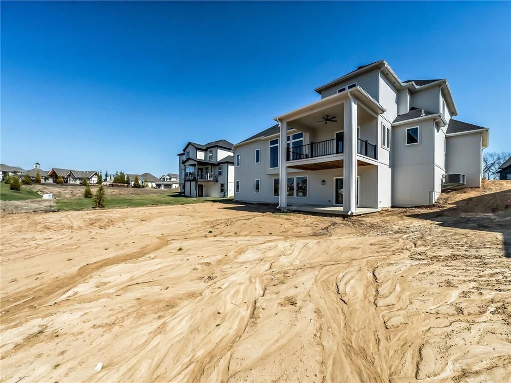 16924 Futura Street — photo 30