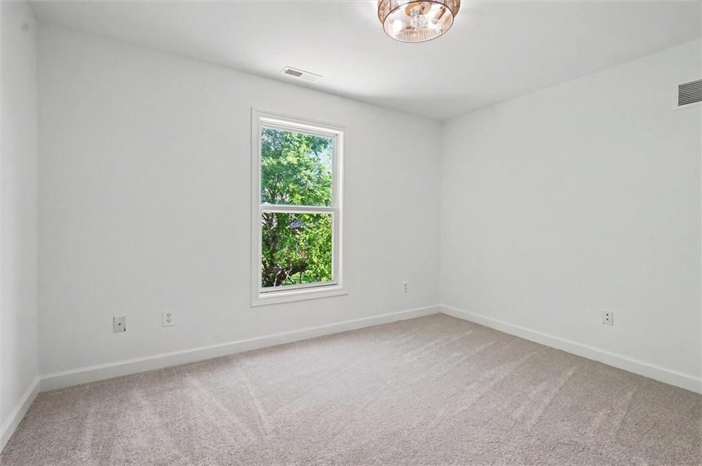 212 Hillside Drive — photo 31