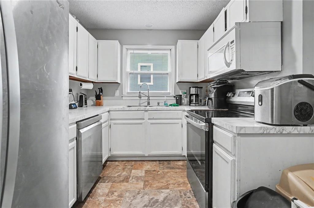 1713 E 21st Terrace — photo 9