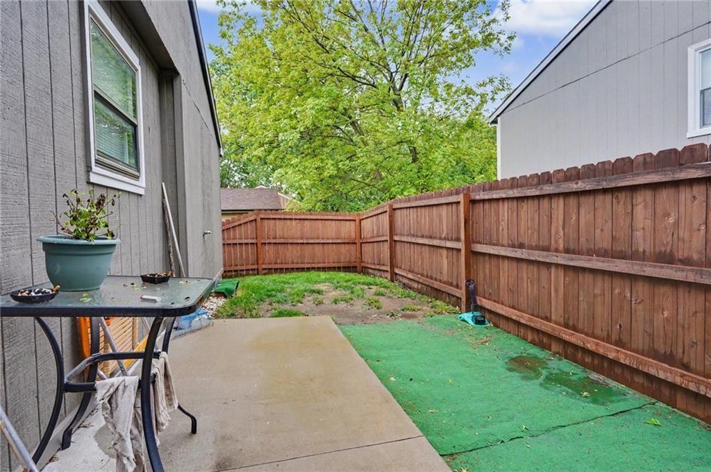 1713 E 21st Terrace — photo 24