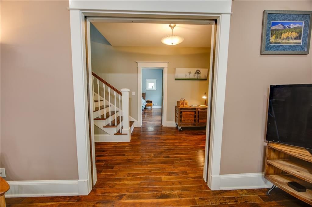 1933 Learnard Avenue — photo 10