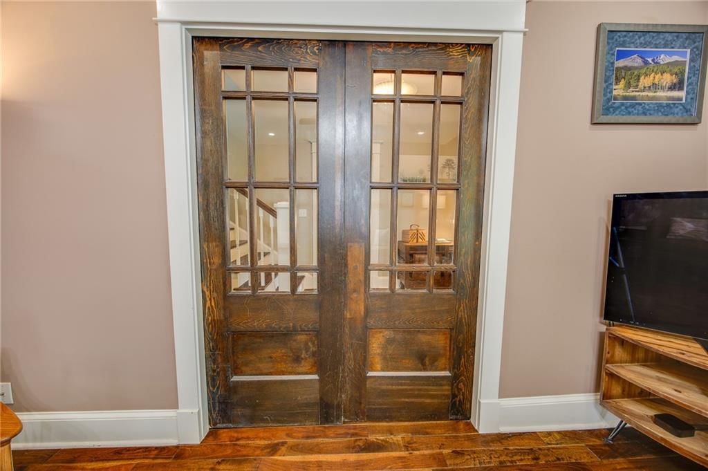 1933 Learnard Avenue — photo 12