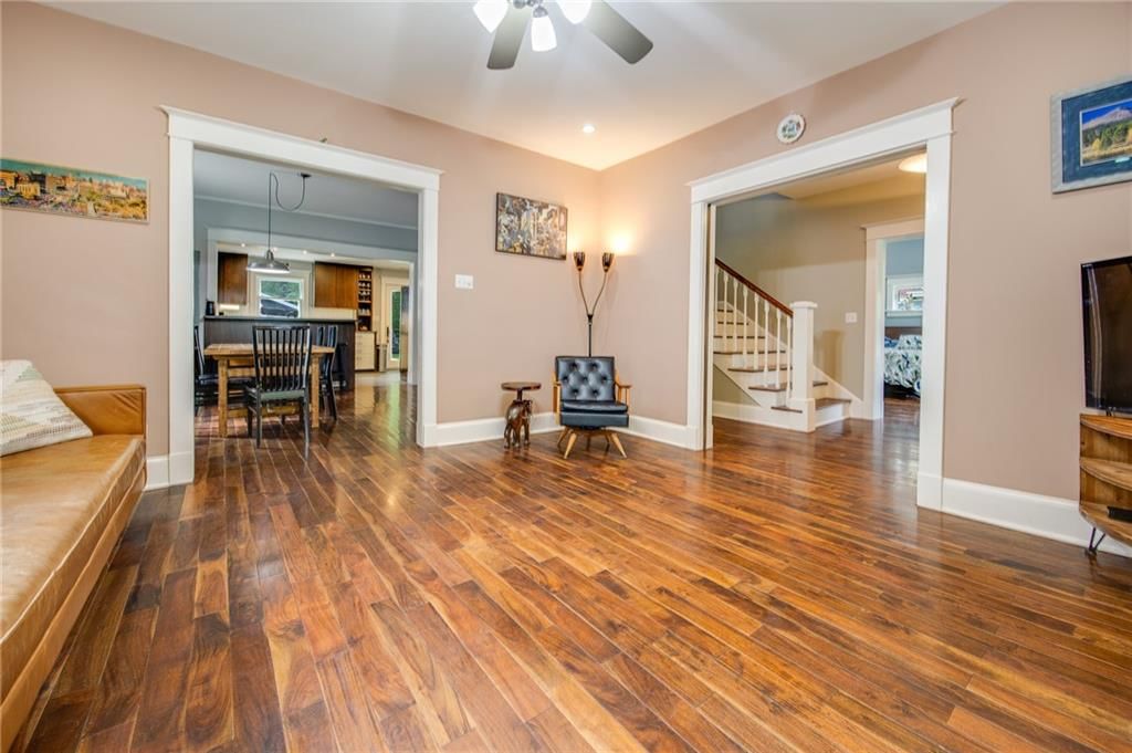 1933 Learnard Avenue — photo 13