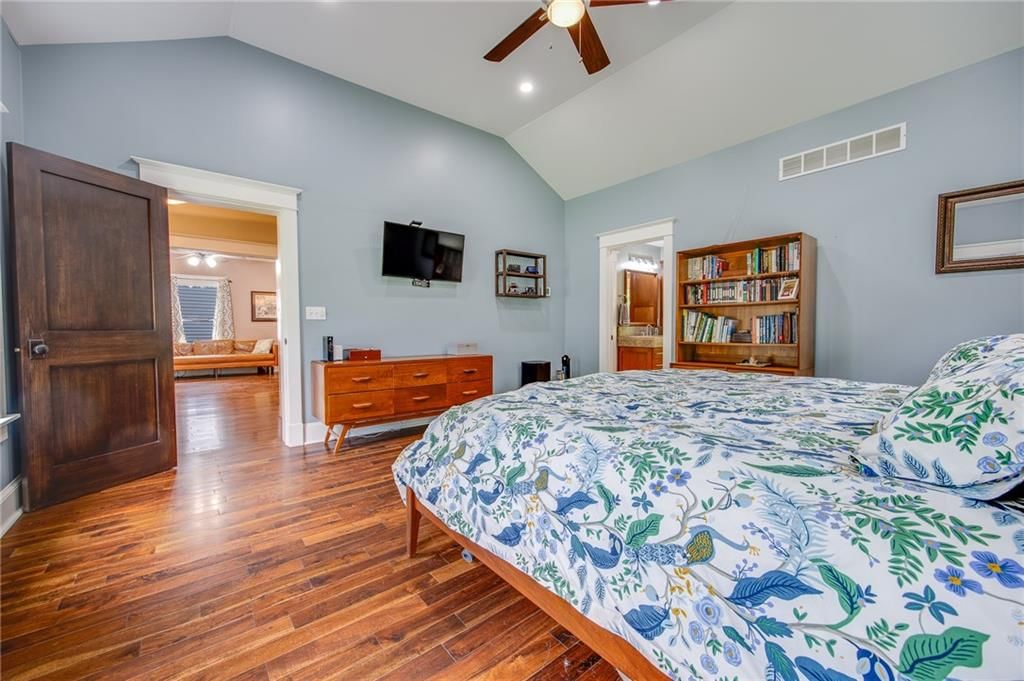 1933 Learnard Avenue — photo 24