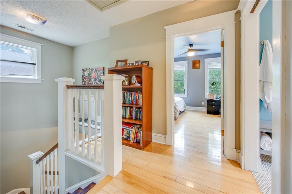 1933 Learnard Avenue — photo 33