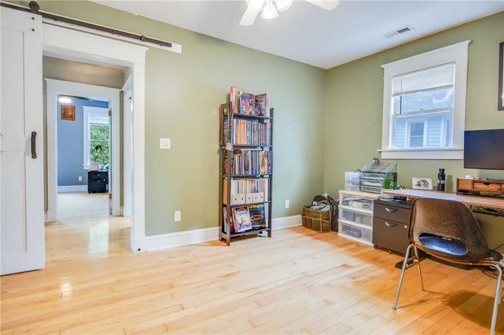 1933 Learnard Avenue — photo 41