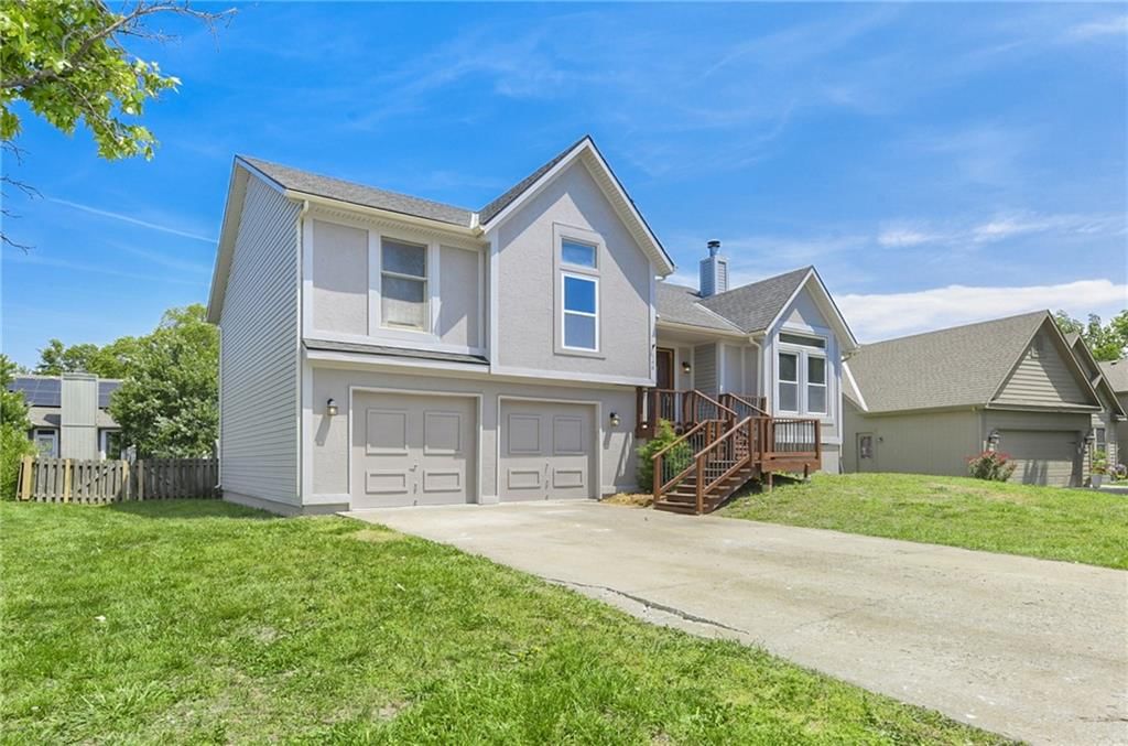 146 W Colleen Drive — photo 2