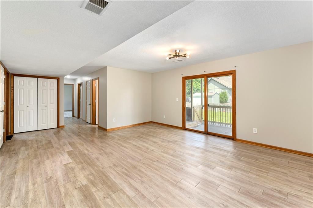 146 W Colleen Drive — photo 18