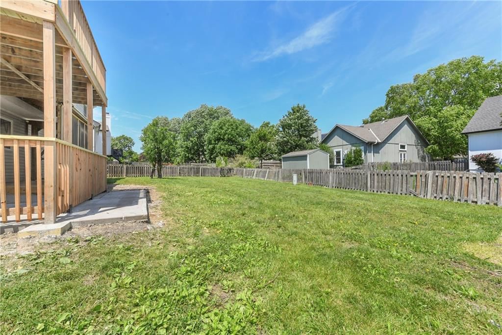 146 W Colleen Drive — photo 24