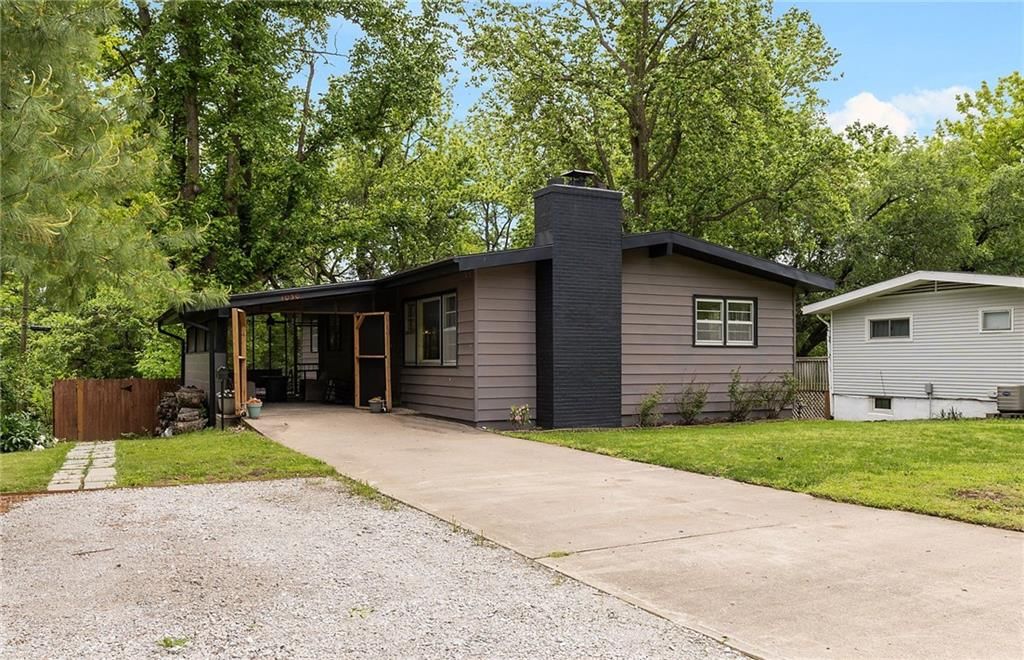 1030 Anderson Street — photo 3