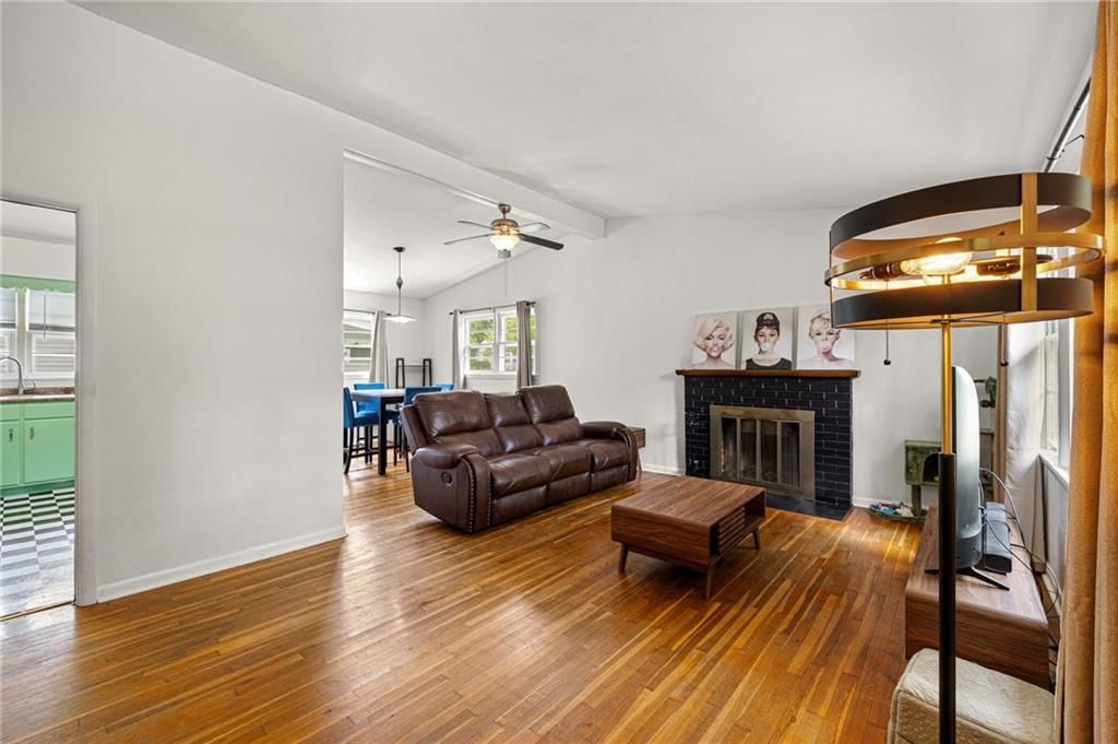 1030 Anderson Street — photo 9