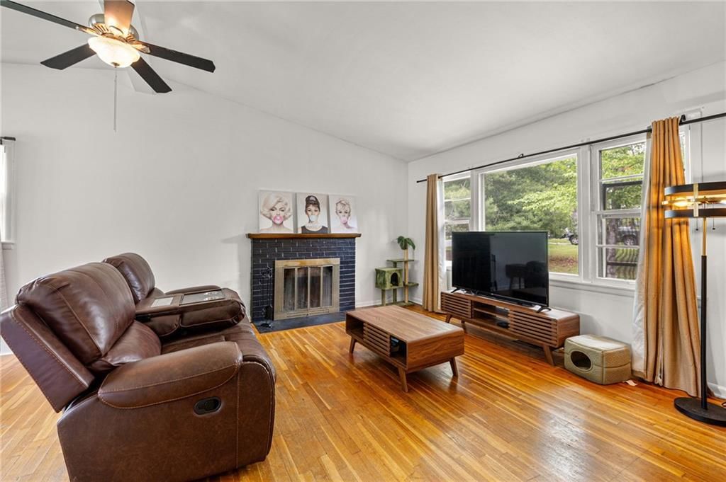 1030 Anderson Street — photo 11