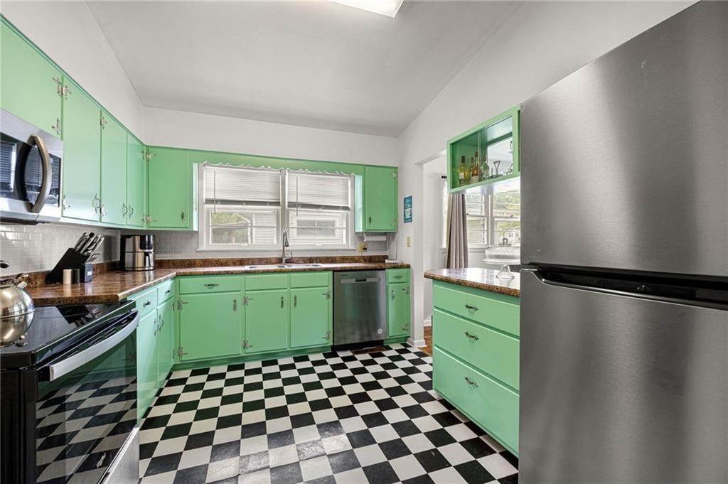 1030 Anderson Street — photo 17