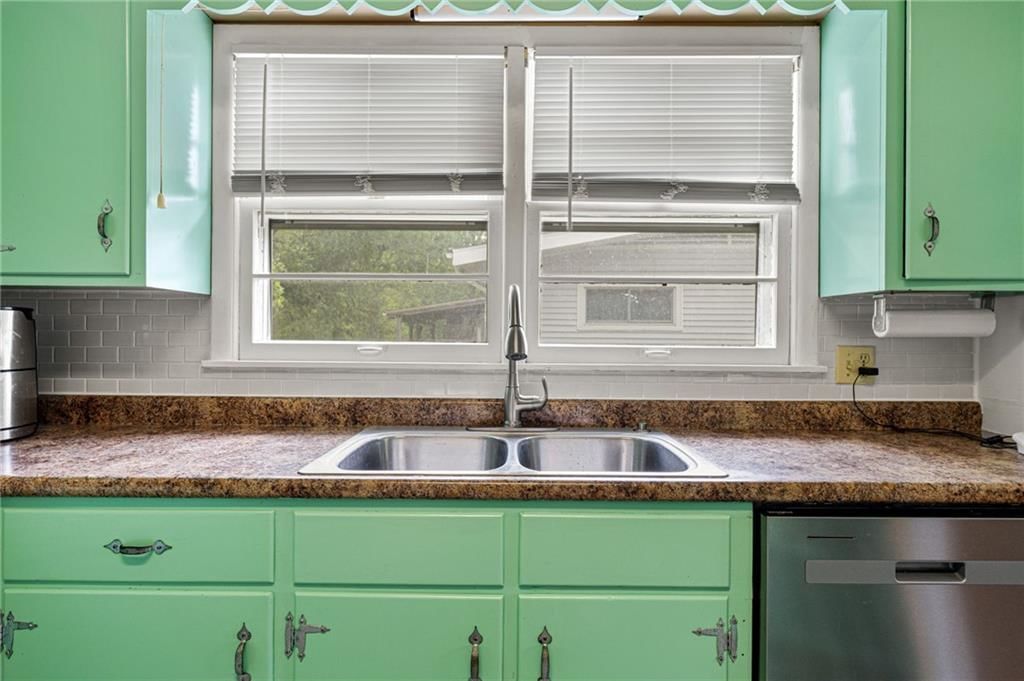 1030 Anderson Street — photo 20
