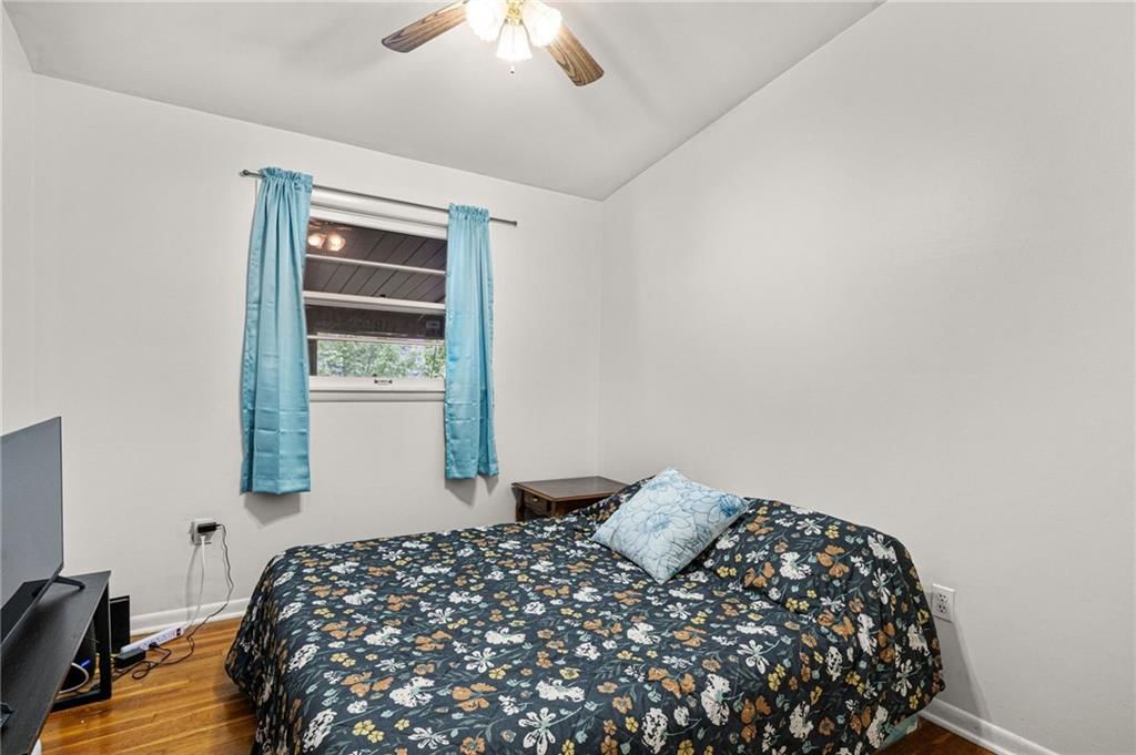 1030 Anderson Street — photo 22