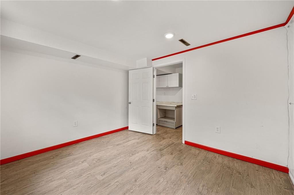 1030 Anderson Street — photo 34