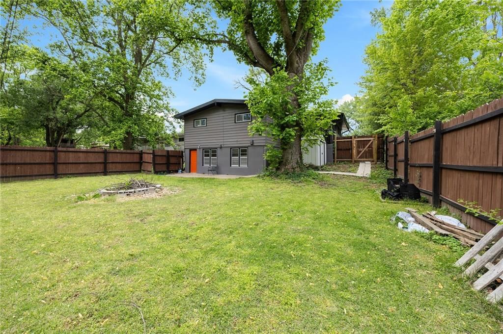 1030 Anderson Street — photo 40