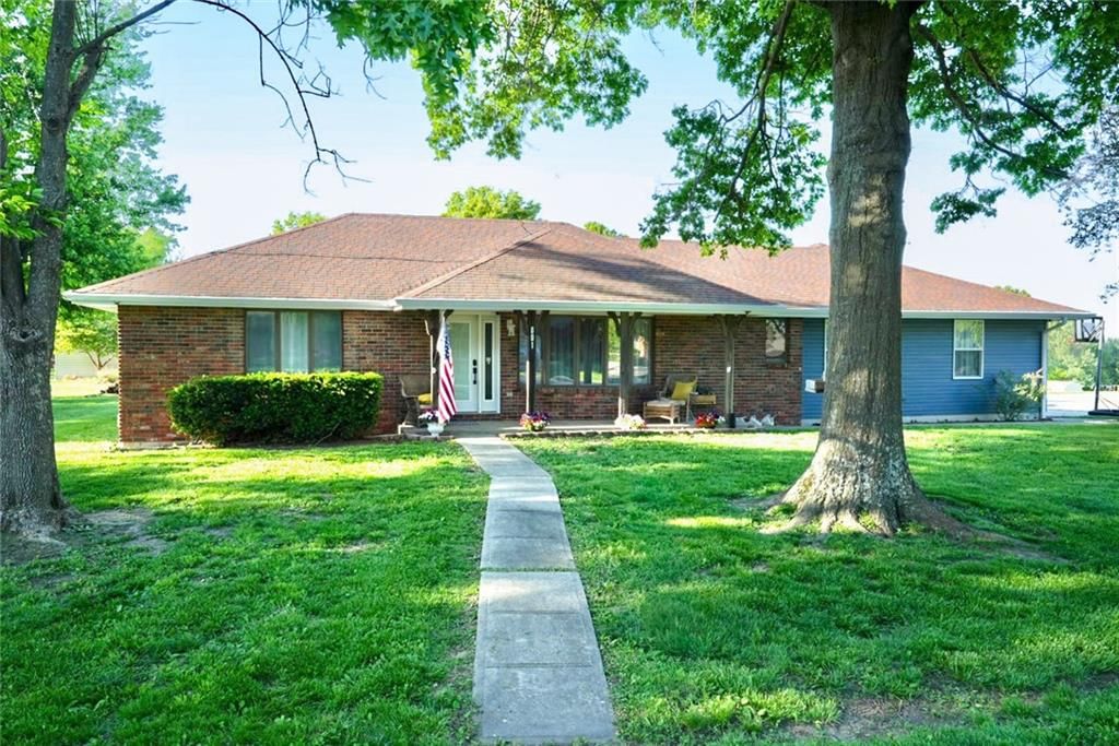 801 Shona Drive — photo 2