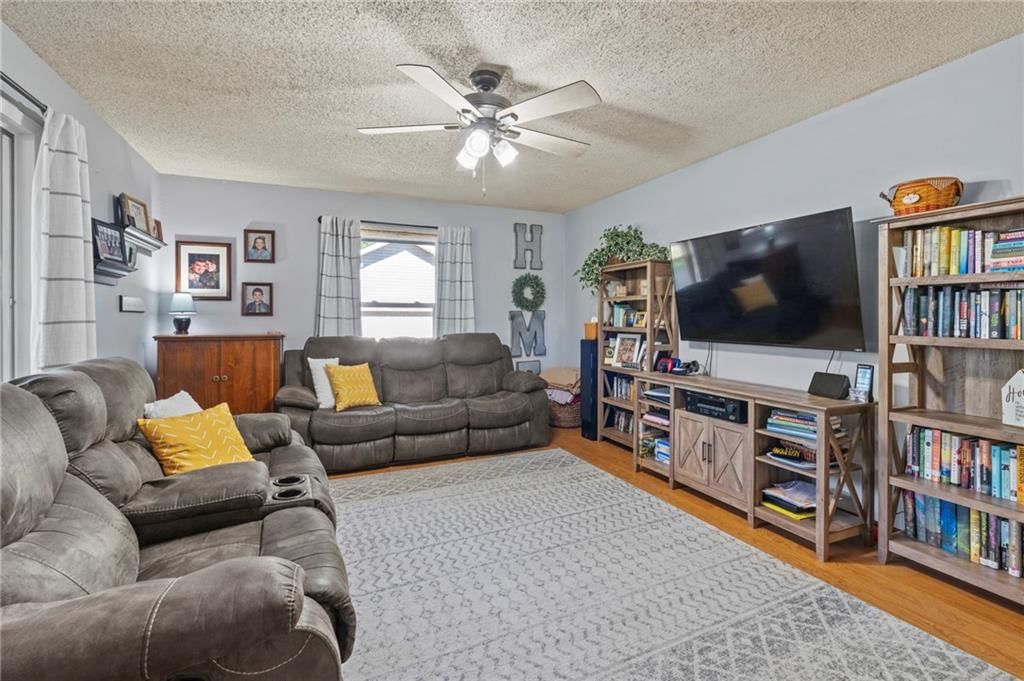 801 Shona Drive — photo 6