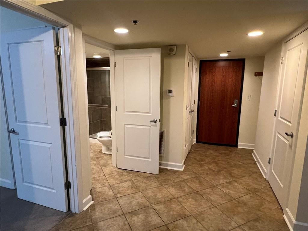 600 E Admiral Boulevard — photo 33