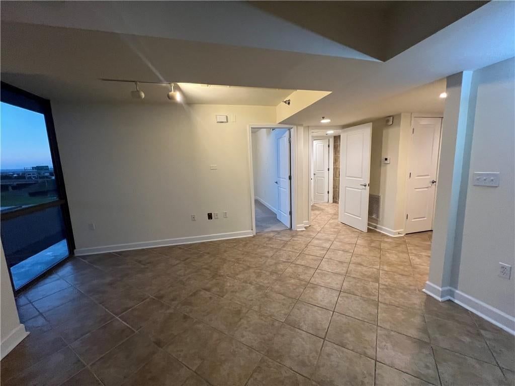 600 E Admiral Boulevard — photo 35