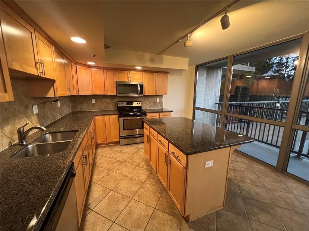 600 E Admiral Boulevard — photo 41