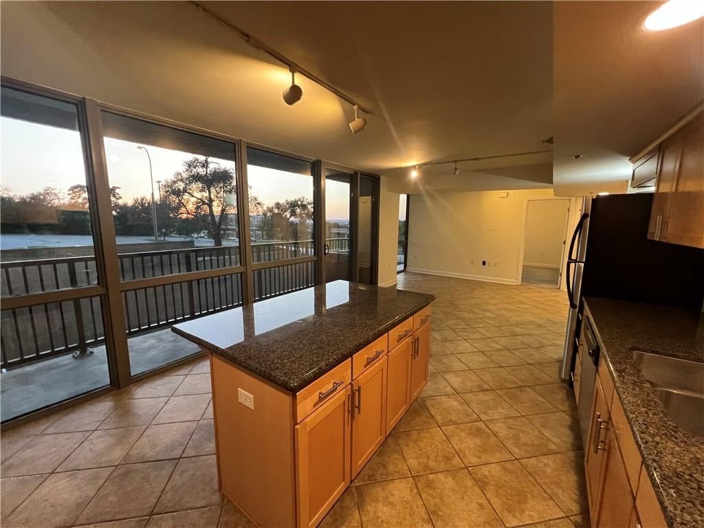 600 E Admiral Boulevard — photo 43