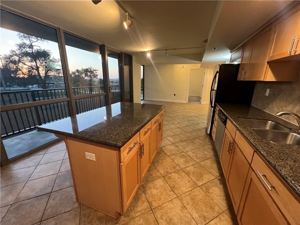 600 E Admiral Boulevard — photo 44