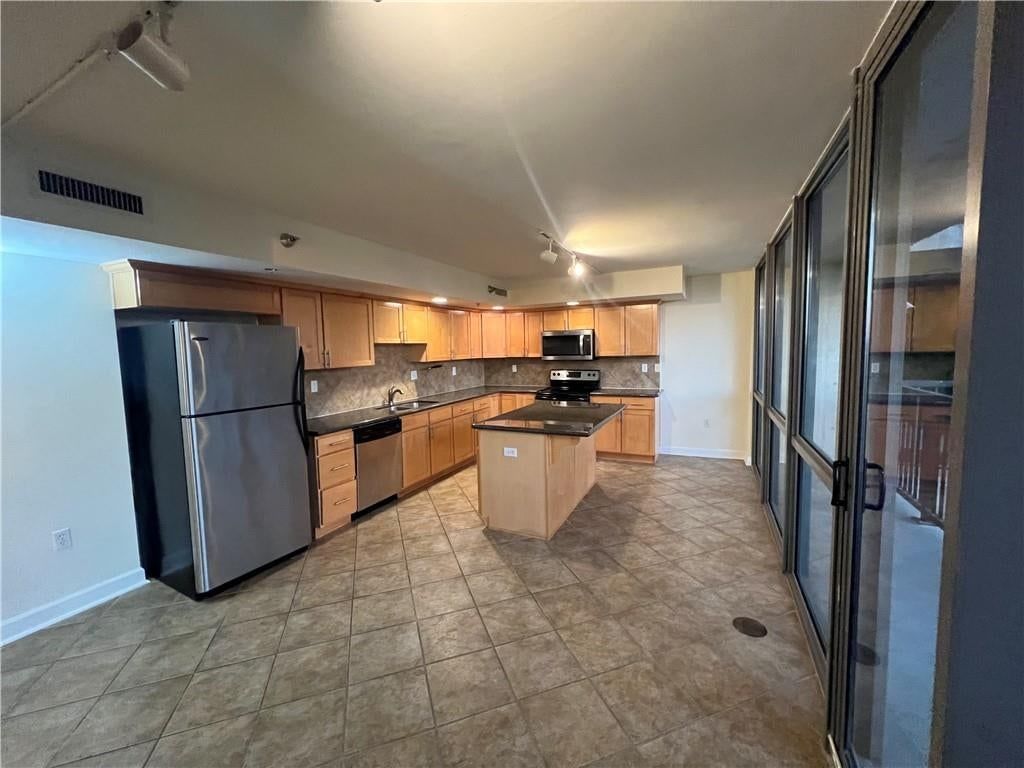 600 E Admiral Boulevard — photo 46