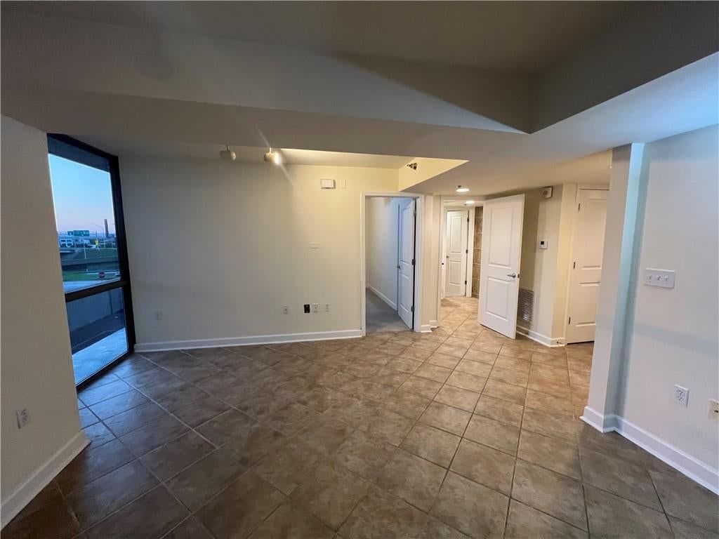600 E Admiral Boulevard — photo 63