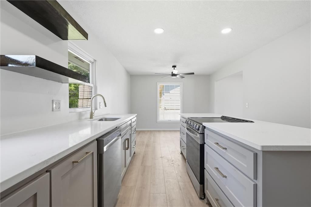 10200 Nall Avenue — photo 10