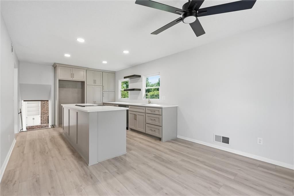 10200 Nall Avenue — photo 13