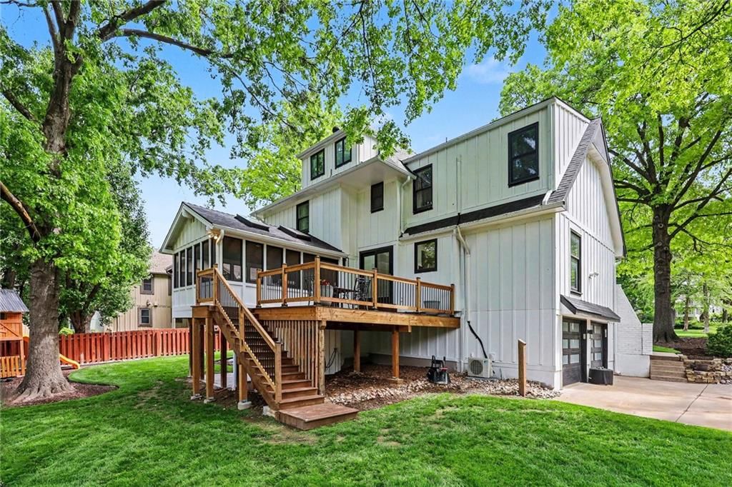 8004 WESTGATE Drive — photo 32