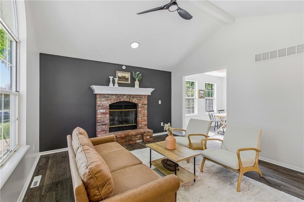 612 SE Bugle Court — photo 4