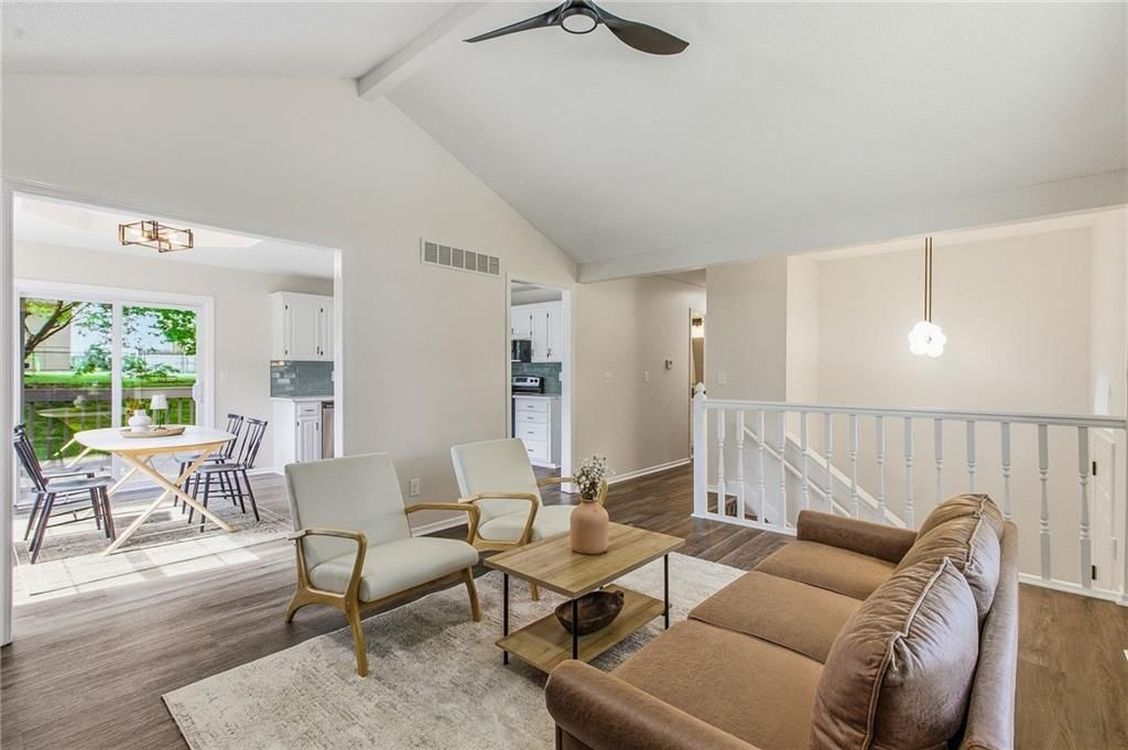612 SE Bugle Court — photo 5