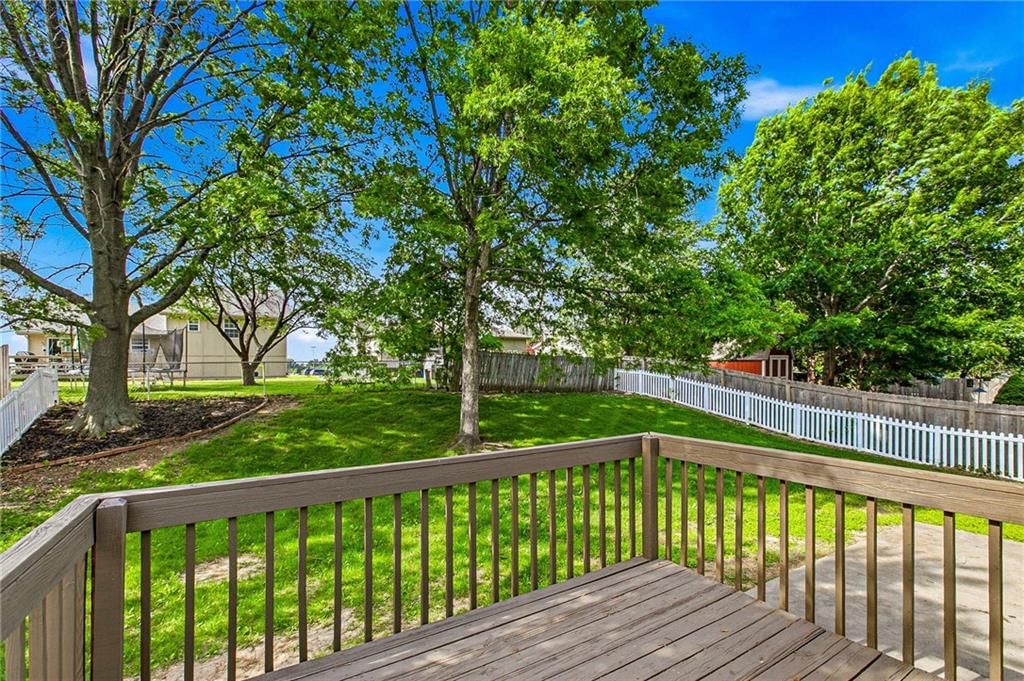612 SE Bugle Court — photo 32