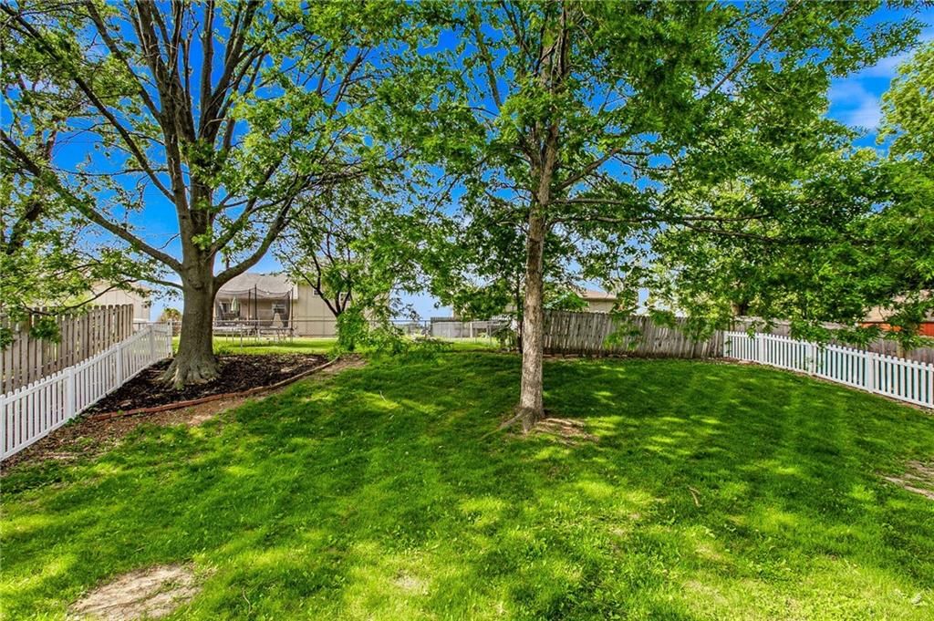 612 SE Bugle Court — photo 33