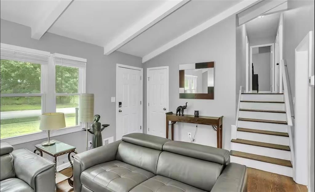 9010 Eby Drive — photo 9